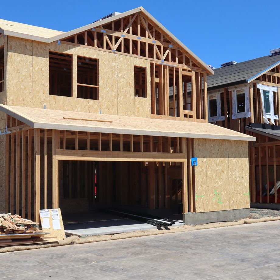 Illustrative licensed photograph: House under construction in California