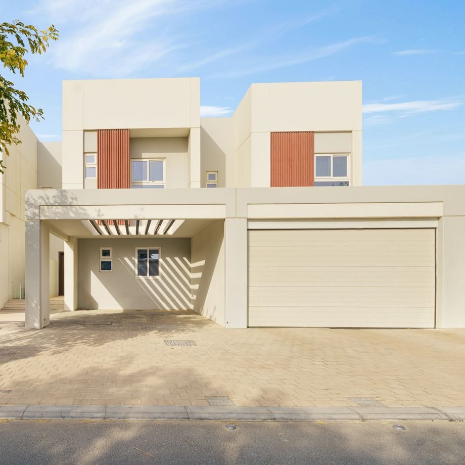 Illustrative licensed photograph: Residential villa exterior